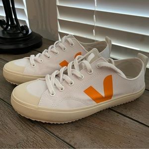 EUC Canvas VEJA sneakers